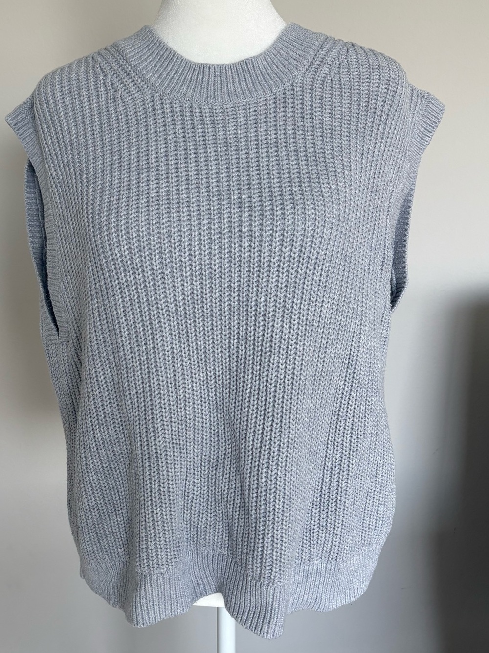 Abercrombie & Fitch Light Gray Classic Ribbed Knit Vest Sleeveless Top Large - Picture 2 of 10
